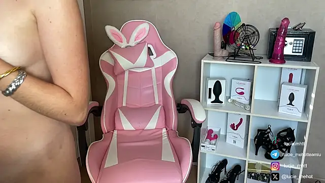 lucie mehott online show from September 2025 08:10:02 AM