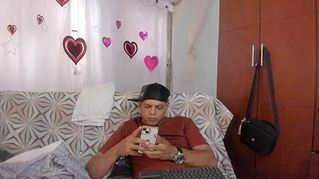 Snapshot of loreth_J chatting on September 2025 05:24:01 PM loreth J online show from September 2025 05:24:01 PM