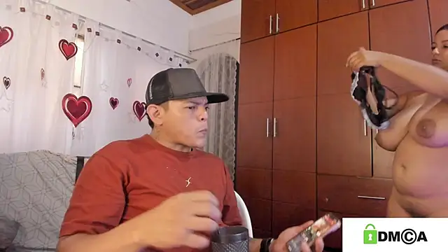 Snapshot of loreth_J chatting on October 2025 08:35:01 PM loreth J online show from October 2025 08:35:01 PM