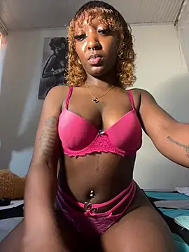 Snapshot of TeenieReeny chatting on December 2024 09:41:02 PM TeenieReeny online show from December 2024 09:41:02 PM