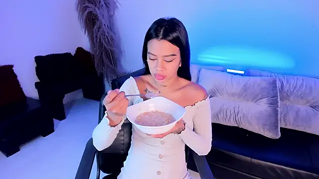 saracorraless online show from September 2025 01:39:01 PM