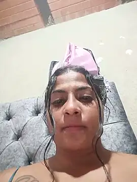 Giselabrunette25 online show from June 2026 12:52:01 AM