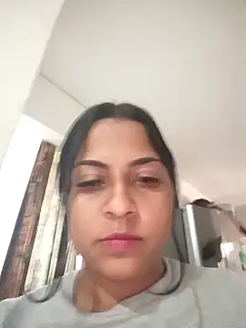 Giselabrunette25 online show from April 2026 04:35:01 PM