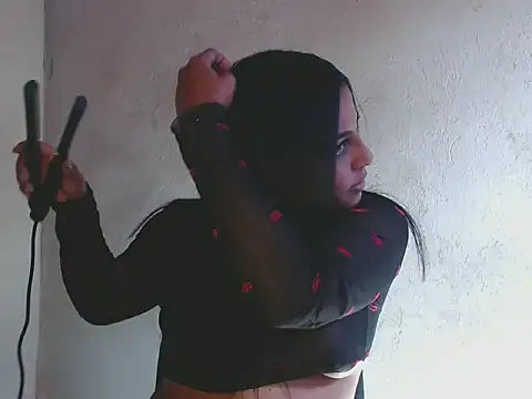 Giselabrunette25 online show from January 2025 03:30:02 PM