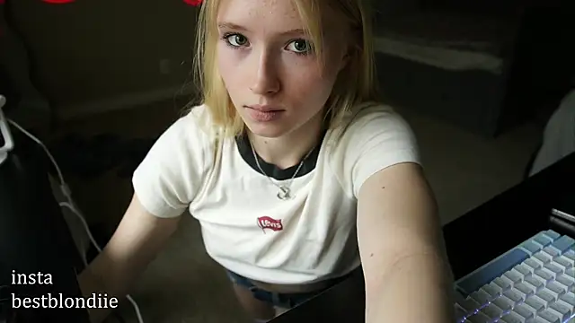 bestblonde online show from March 2025 05:26:02 PM