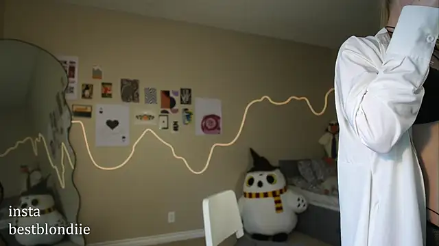 bestblonde online show from March 2025 07:53:01 PM