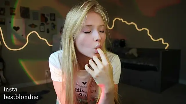 bestblonde online show from January 2025 08:34:02 PM