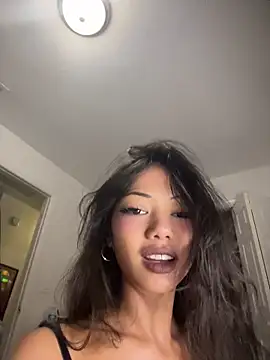 Snapshot of yummyrina chatting on June 2026 07:40:02 PM yummyrina online show from June 2026 07:40:02 PM