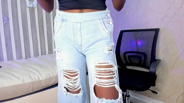 Hilary-banks online show from February 2025 10:52:02 PM