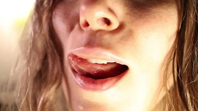 AnnittaStar online show from December 2025 03:43:02 AM