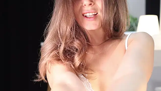 Snapshot of AnnittaStar chatting on December 2025 03:16:01 AM AnnittaStar online show from December 2025 03:16:01 AM