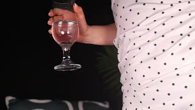 AnnittaStar online show from April 2026 03:52:01 AM