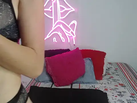 Rihana14 online show from October 2025 10:33:01 PM