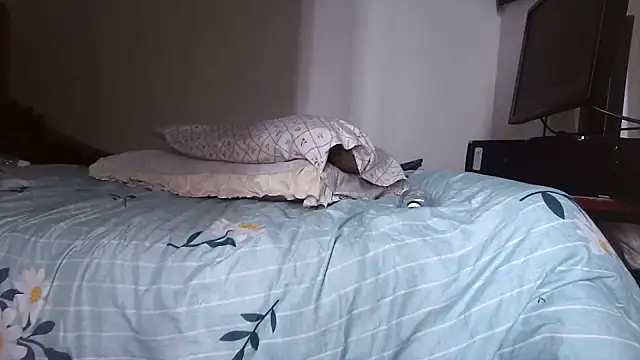 Snapshot of shoshortyy chatting on February 2026 10:43:01 PM shoshortyy online show from February 2026 10:43:01 PM