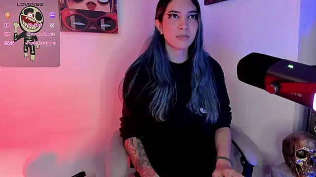 sofi pretty uwu- online show from April 2026 04:38:02 PM