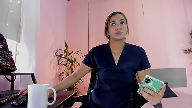 Snapshot of Alana_Suares1 chatting on September 2025 08:26:02 PM Alana Suares1 online show from September 2025 08:26:02 PM