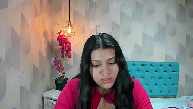 Snapshot of LindaBreeS chatting on July 2026 04:24:01 AM LindaBreeS online show from July 2026 04:24:01 AM