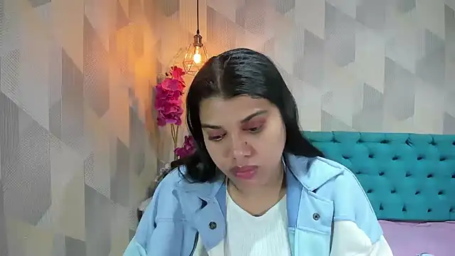 Snapshot of LindaBreeS chatting on July 2026 01:28:01 PM LindaBreeS online show from July 2026 01:28:01 PM