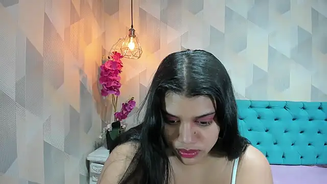 Snapshot of LindaBreeS chatting on July 2026 01:12:01 PM LindaBreeS online show from July 2026 01:12:01 PM