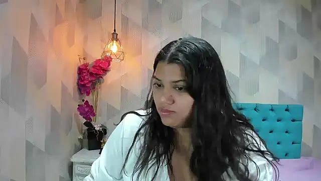 Snapshot of LindaBreeS chatting on May 2026 02:25:01 PM LindaBreeS online show from May 2026 02:25:01 PM