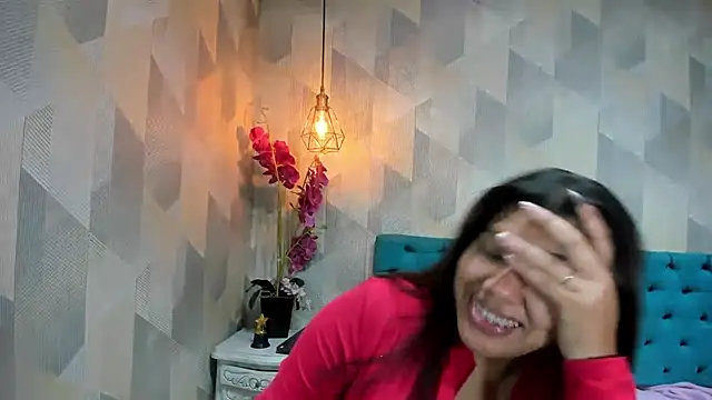 Snapshot of LindaBreeS chatting on June 2026 01:45:01 PM LindaBreeS online show from June 2026 01:45:01 PM