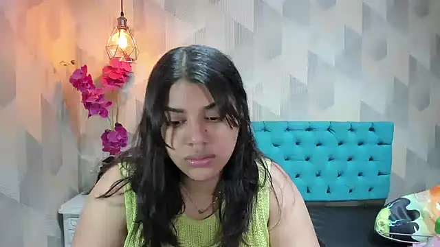 Snapshot of LindaBreeS chatting on April 2026 12:34:01 PM LindaBreeS online show from April 2026 12:34:01 PM