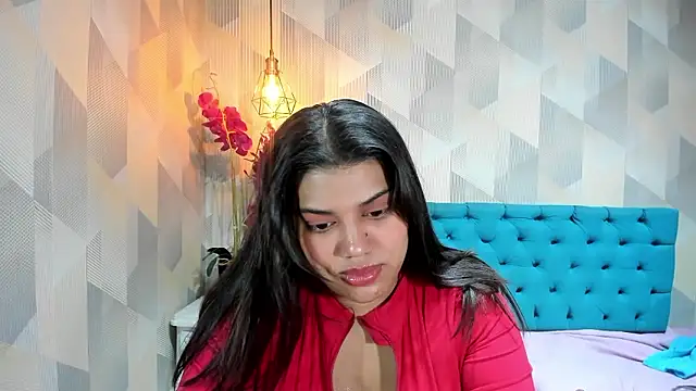 Snapshot of LindaBreeS chatting on June 2026 02:33:01 PM LindaBreeS online show from June 2026 02:33:01 PM