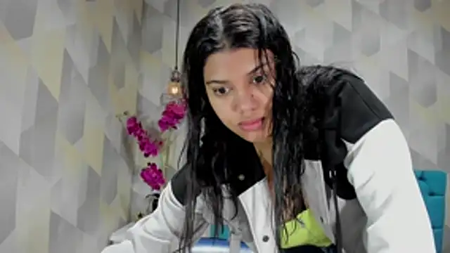 LindaBreeS online show from November 2025 12:32:02 PM