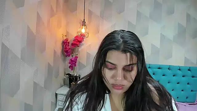 Snapshot of LindaBreeS chatting on July 2026 03:46:02 AM LindaBreeS online show from July 2026 03:46:02 AM