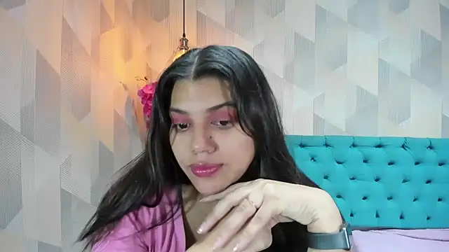 Snapshot of LindaBreeS chatting on June 2026 11:21:02 AM LindaBreeS online show from June 2026 11:21:02 AM