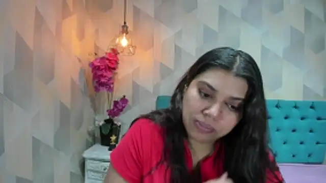 Snapshot of LindaBreeS chatting on June 2026 02:26:02 PM LindaBreeS online show from June 2026 02:26:02 PM