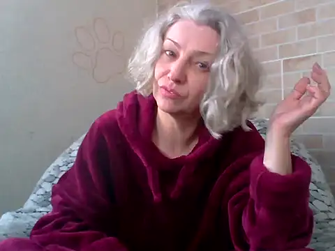 Lorie Carrie online show from February 2026 12:16:02 PM