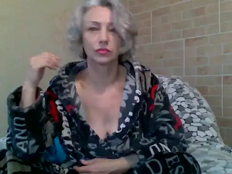 Lorie Carrie online show from November 2025 08:40:01 AM