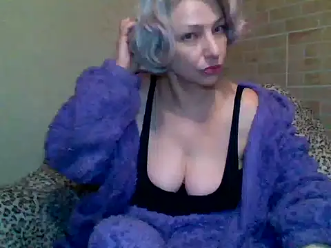 Lorie Carrie online show from February 2025 05:19:02 PM
