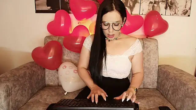 Snapshot of camii_evanss chatting on February 2025 06:19:02 PM camii evanss online show from February 2025 06:19:02 PM