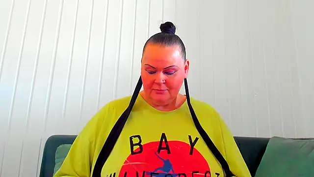 MilanaBiegert online show from March 2026 01:04:01 PM