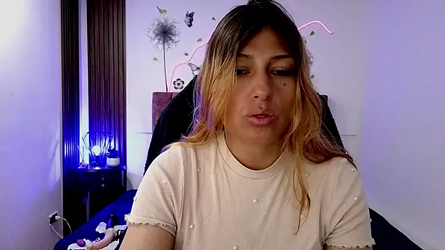 elena detroya online show from November 2025 12:20:01 PM