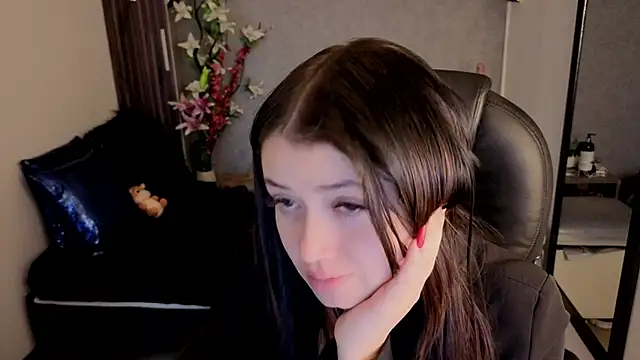 almma shy online show from October 2025 01:43:02 PM