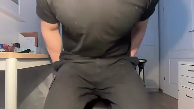 jungcock3210 online show from January 2026 11:39:02 AM