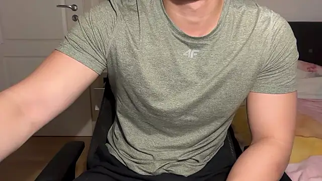 jungcock3210 online show from November 2025 05:39:02 PM