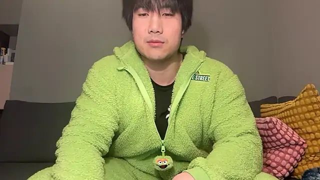 jungcock3210 online show from December 2025 05:19:01 PM