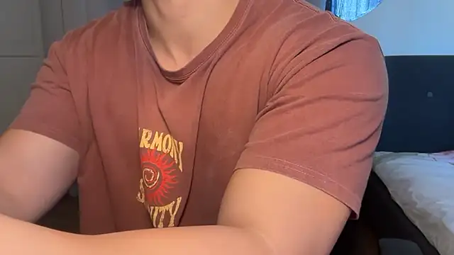 jungcock3210 online show from December 2025 11:53:02 AM