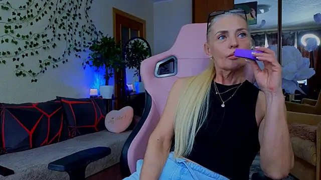 amelia blondy online show from April 2026 12:41:01 PM