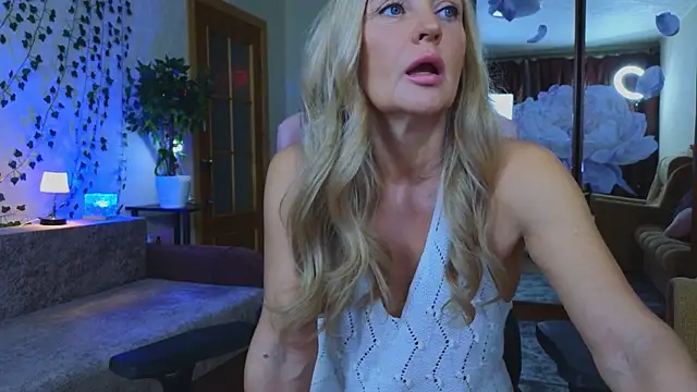 Snapshot of amelia_blondy chatting on December 2025 01:50:01 PM amelia blondy online show from December 2025 01:50:01 PM