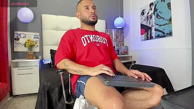 THIAGOXBIG online show from March 2025 08:23:02 PM