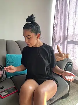 Snapshot of Nikothyna chatting on December 2025 06:35:01 PM Nikothyna online show from December 2025 06:35:01 PM