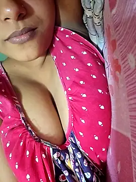 Snapshot of sexyindi_couple chatting on December 2025 07:20:02 AM sexyindi couple online show from December 2025 07:20:02 AM