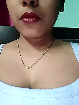 Snapshot of sexyindi_couple chatting on January 2025 01:28:01 PM sexyindi couple online show from January 2025 01:28:01 PM