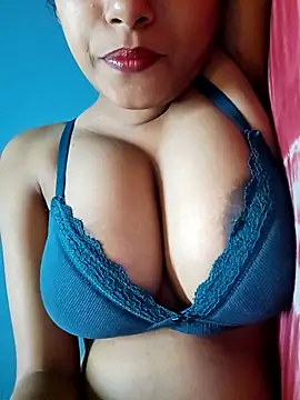 Snapshot of sexyindi_couple chatting on November 2025 01:26:02 PM sexyindi couple online show from November 2025 01:26:02 PM