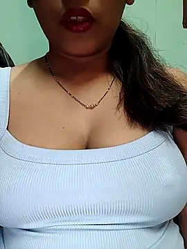 Snapshot of sexyindi_couple chatting on March 2025 02:12:02 PM sexyindi couple online show from March 2025 02:12:02 PM